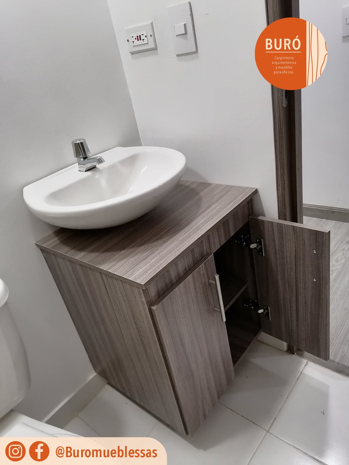 Mueble baño flotante puertas 8.jpg